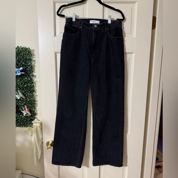 Abercrombie & Fitch Denim - Women’s Abercrombie & Fitch Dark Black Wash 90s Relaxed High Rise Jean 6S / 28